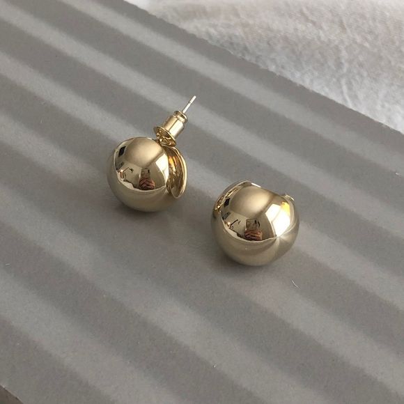 18K Gold Plated Champagne Light Gold Small Dome Chunky Earrings - Picture 3 of 6